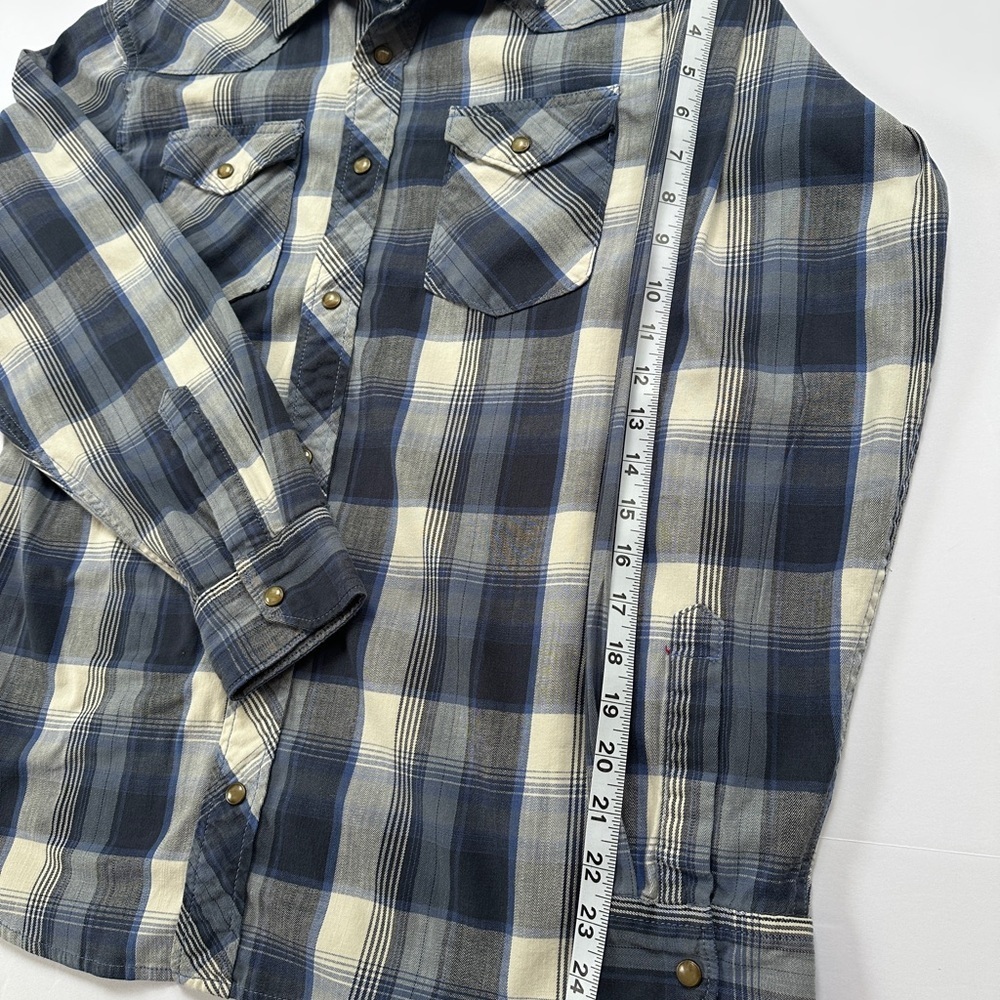Men’s Wrangler Long Sleeved Shirt
Size Large - Picture 3 of 8